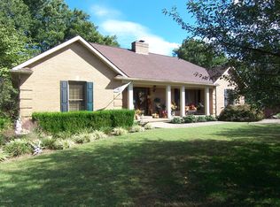 215 Edgewood Dr, Bardstown, KY 40004