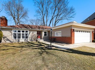 525 E Hillside Rd, Naperville, IL 60540