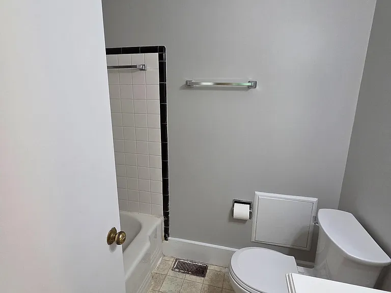 3428 Wade Ave — Photo 26