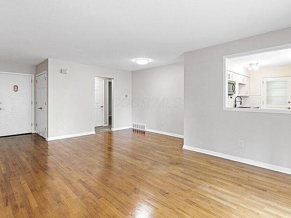 3rd image of 5252 Fenway Pl APT B