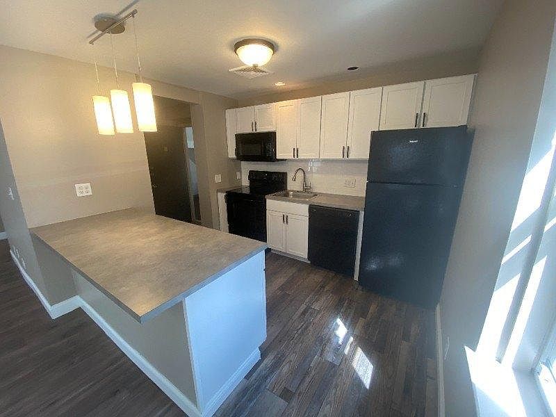 2nd image of 1872 Beacon St #1