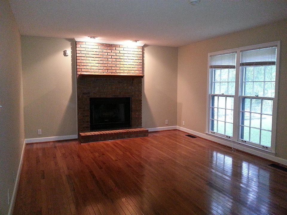 2nd image of 561 Brentwood Cir