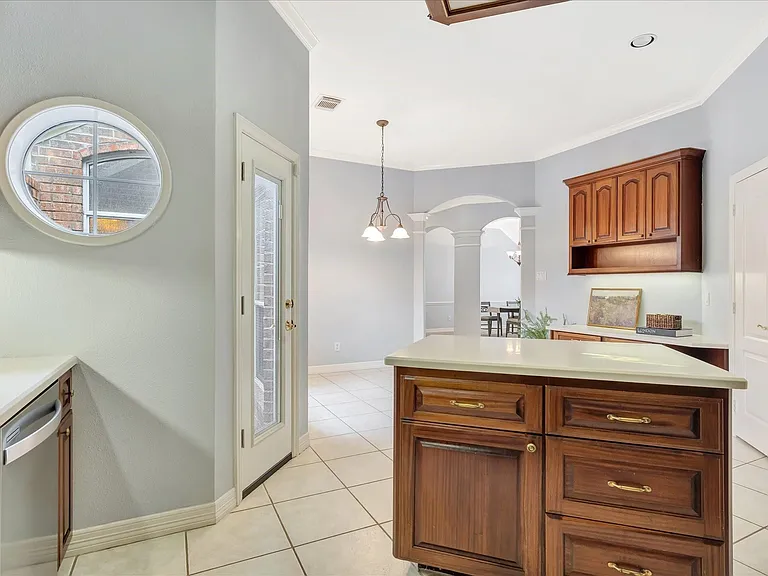 2421 Baycrest Dr — Photo 17
