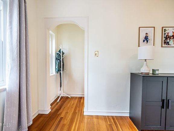 5th image of 2809 Silver Ave