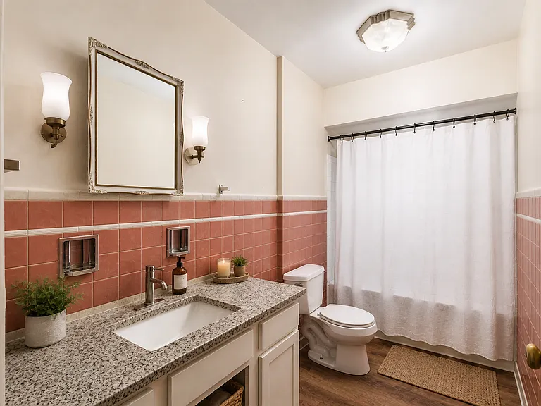 2349 Beverly Pl — Photo 12