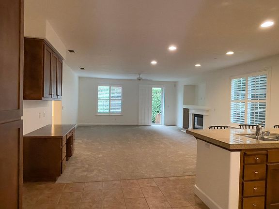 5th image of 1304 Jones St