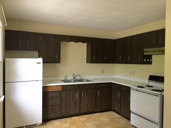 2nd image of 27 New St