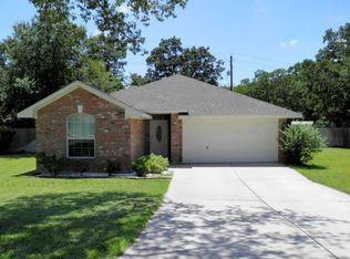 2395 Woodbend Dr, Bryan, TX 77803