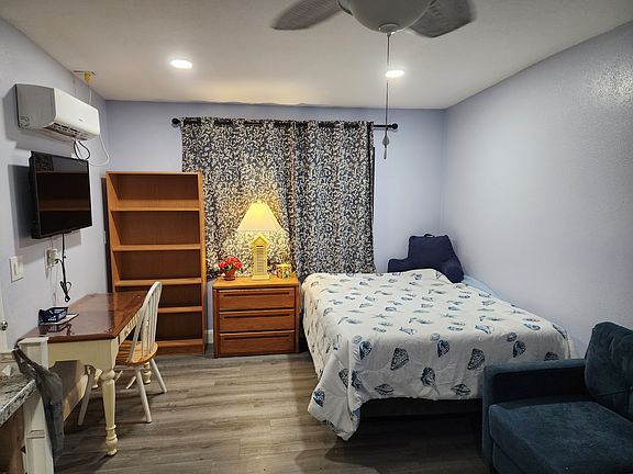 4th image of 615 12th St NW #1