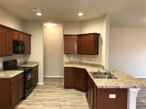 603 W Fitchberg St, Siloam Springs, AR 72761