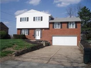 1131 Lindsay Rd, Carnegie, PA 15106
