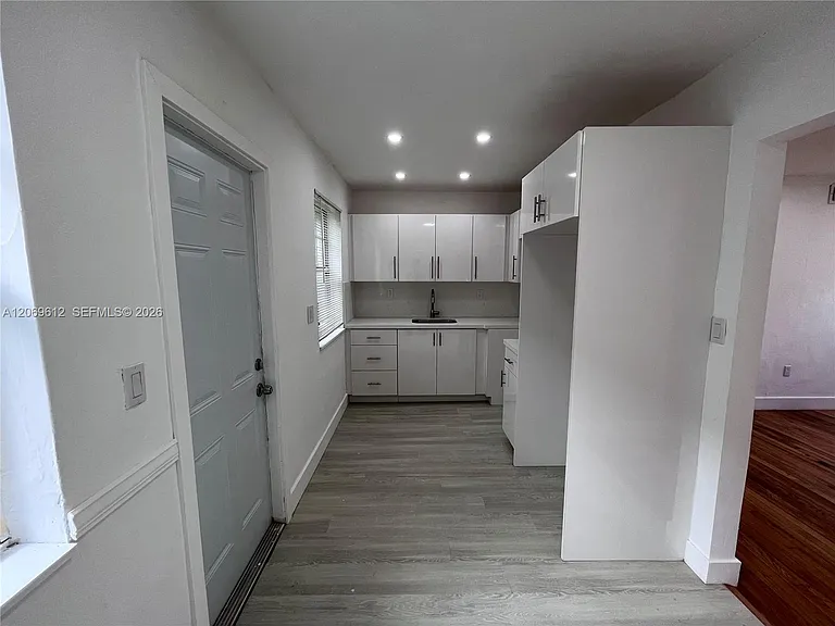 15 Sidonia Ave #3 — Photo 8