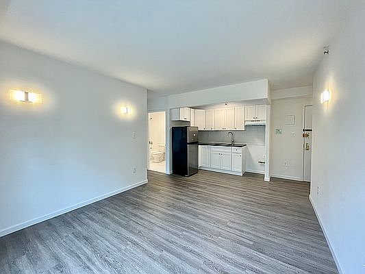 2nd image of 22-30 Marble Hill Ave #3J