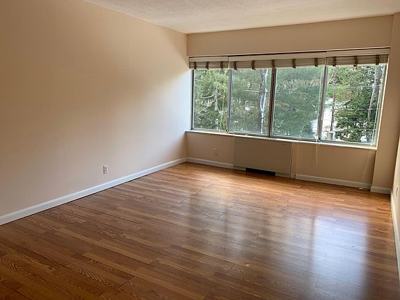 Spacious master bed room (21'x12') with beautiful views