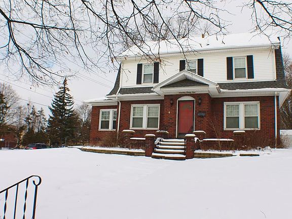 2nd image of 1939 Chestnut Blvd