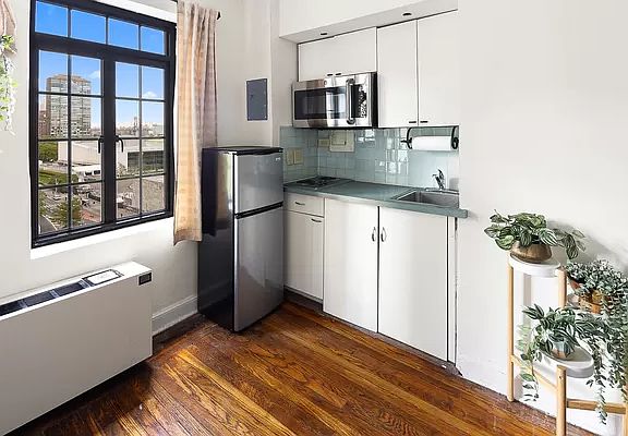 4th image of 5 Tudor City Pl APT 802