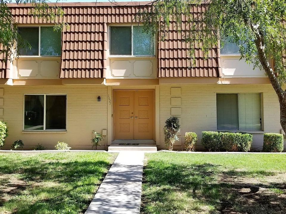 1st image of 1625 E Logan Dr