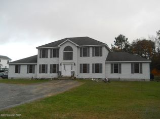 423 Fitzgerald Pl, Tobyhanna, PA 18466