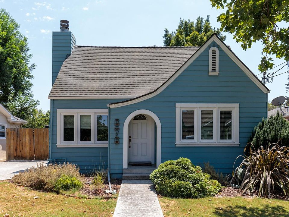 1st image of 676 Dorothy Ave