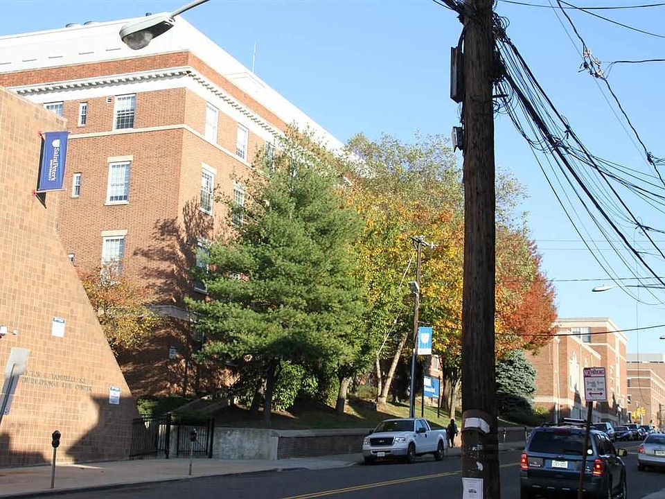 2nd image of 865.5 Montgomery St