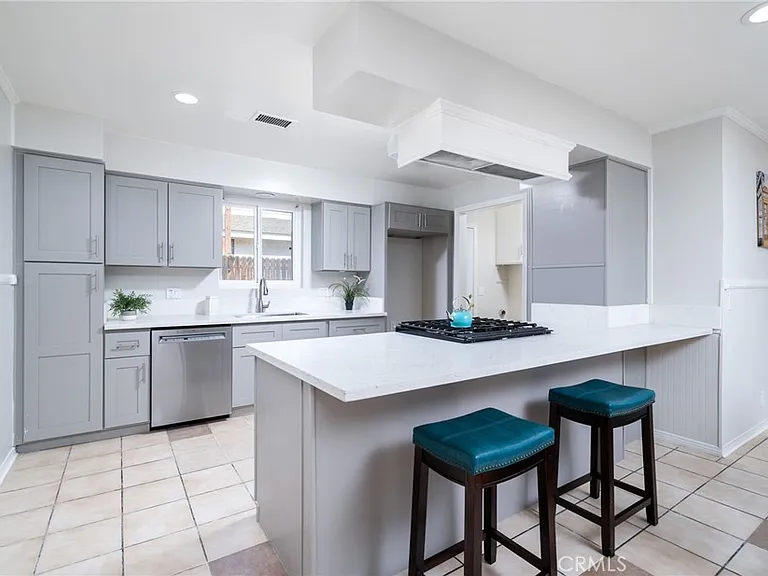 1032 E Buckboard Ave — Photo 6