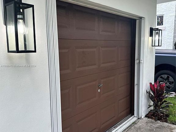 5th image of 517 Navarre Ave #0