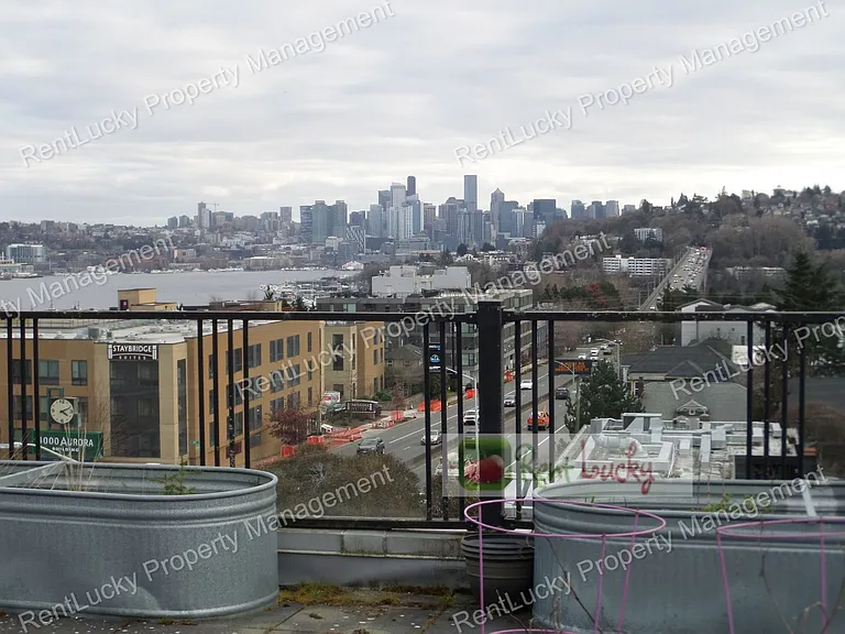 4031 Aurora Ave N #301 — Photo 27