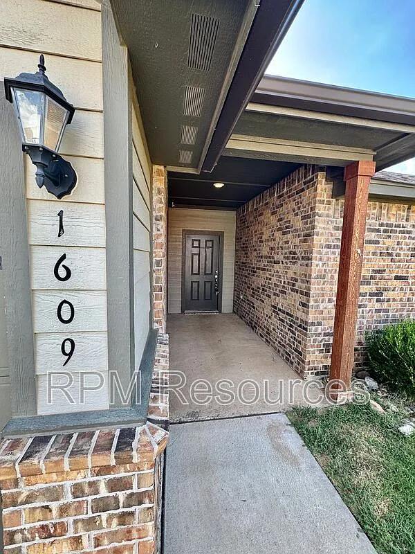 3 bed, 2.0 bath, 1261 sqft, $1,495 — Photo 4