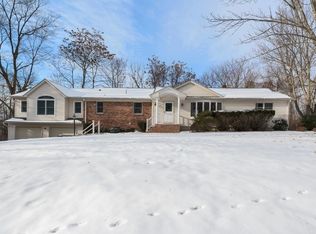 30 Hickory Dr, Oakland, NJ 07436