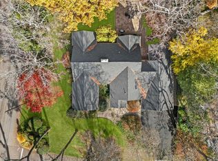 83 Great Oaks Rd, Roslyn Heights, NY 11577