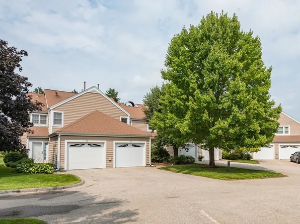117 Clear Pond Dr Unit 117, Walpole, MA 02081