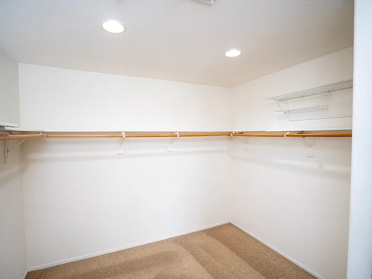 60 Crocus St — Photo 11