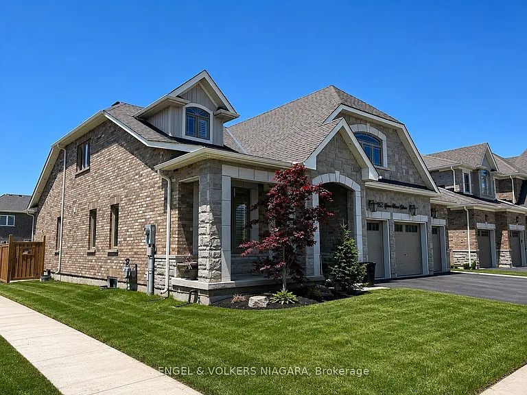 1162 Green Acres Dr — Photo 2