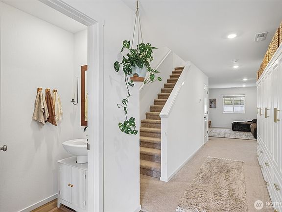 5th image of 2027 Henderson Way