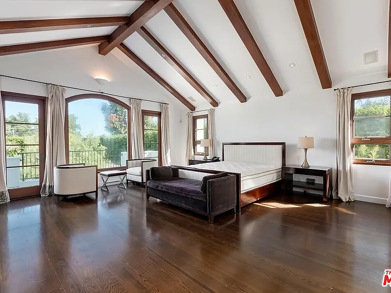 2134 La Mesa Dr — Photo 28
