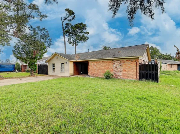 12115 Wood Forest Drive, Houston, TX 77013
