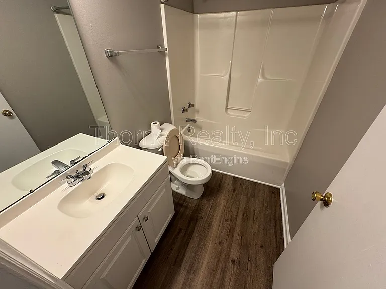 2260 Sherwood Ave #E — Photo 15
