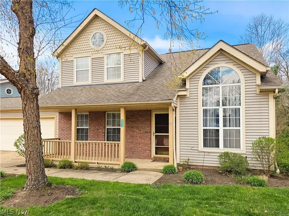 8633 Redtail Ct, Macedonia, OH 44056