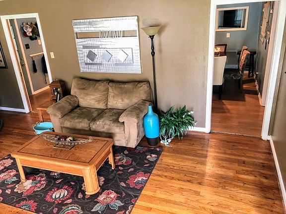 3rd image of 2801 Royal Dr