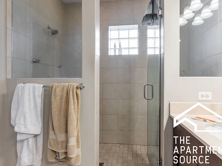 1136 W Diversey Pkwy #3 — Photo 14