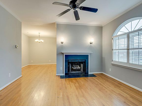 5th image of 2723 Linmar Ave