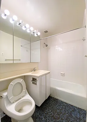 Rented by City Connections Realty | media 20