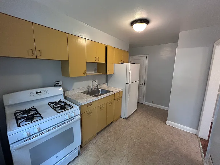 8675 Oak Rd — Photo 27