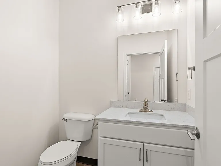 Manor Heights Townhome — Photo 42