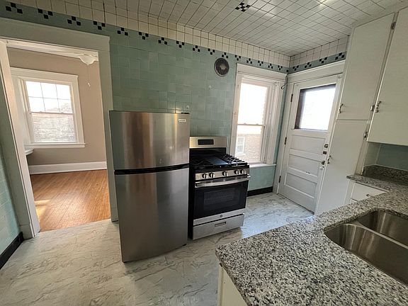 5th image of 14915 Lake Ave APT 3