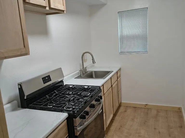 416 N Horsman St #3 — Photo 9