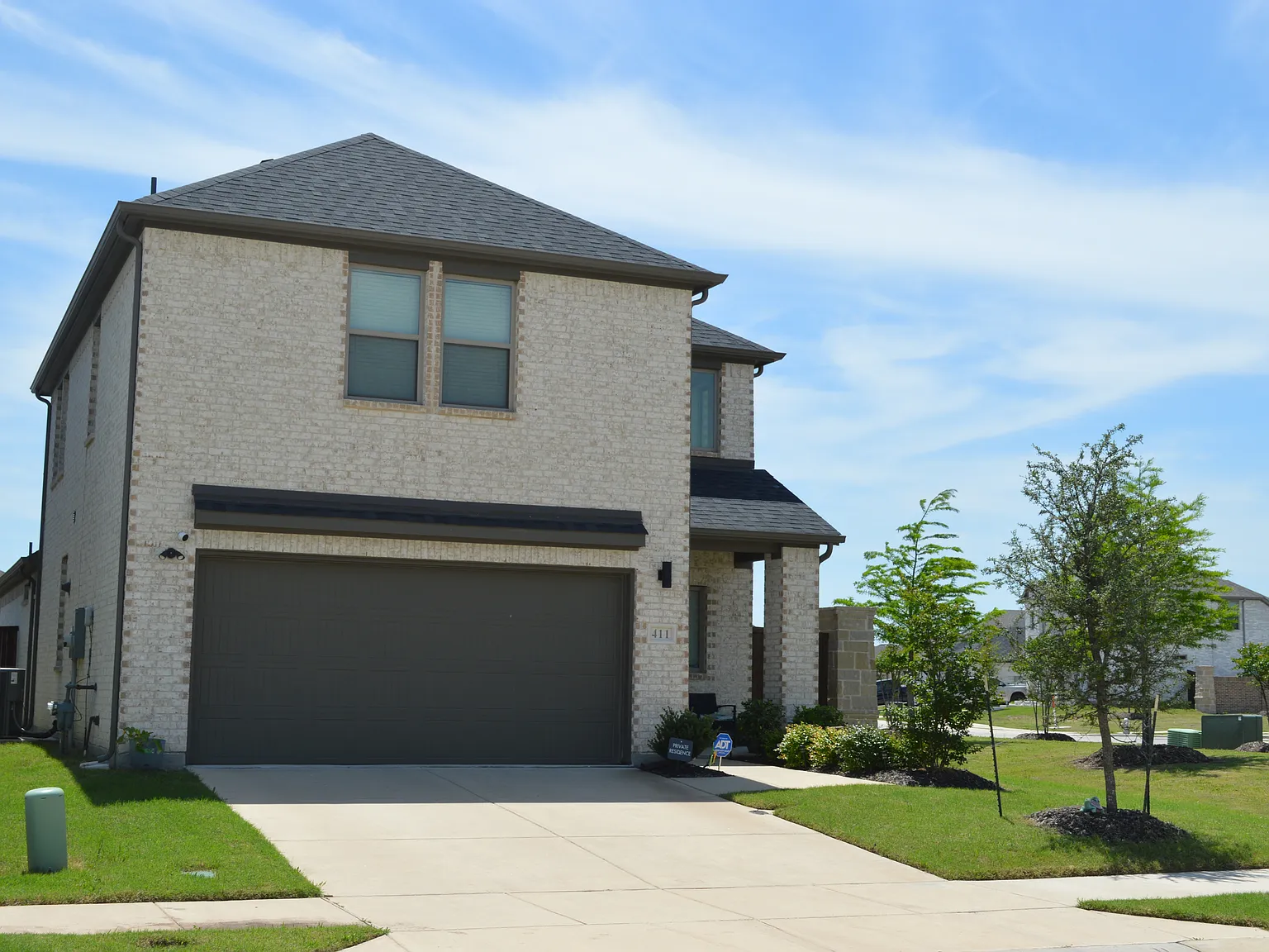 4 bed, 2557 sqft, $3,000 — Photo 1