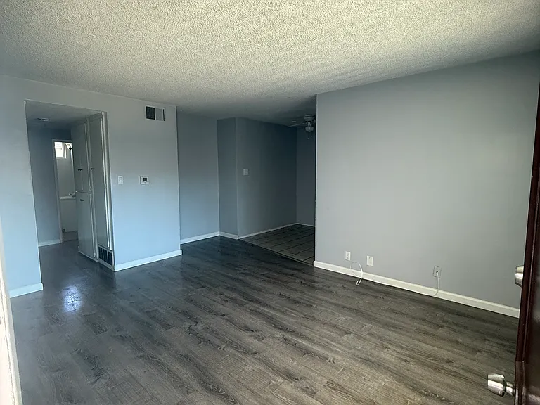Downey Ave Apartments — Photo 10