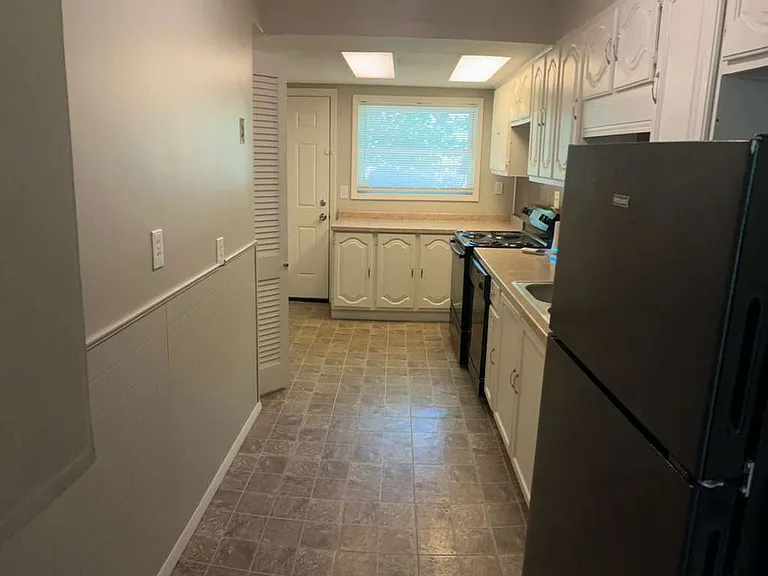 10300 Dudley Dr — Photo 4