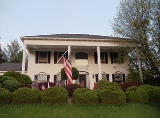 204 Rabbit Run #L-15, Clarks Green, PA 18411